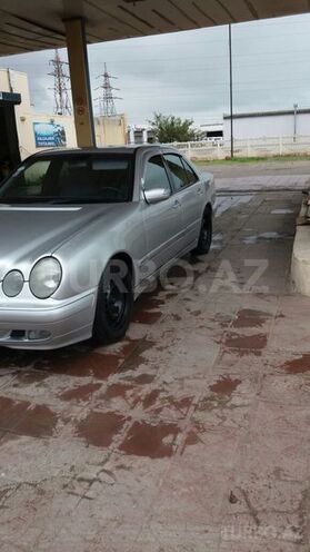 Mercedes E 220 2000, 268,000 km - 0.2 l - Sumqayıt