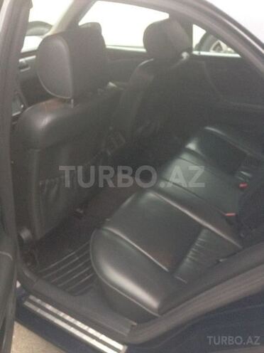 Mercedes E 220 2001, 292,000 km - 2.2 l - Bakı