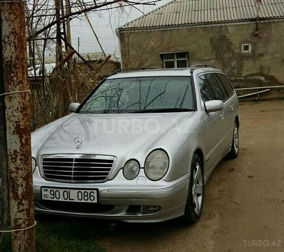 Mercedes E 220 2000, 207,500 km - 2.2 l - Bakı