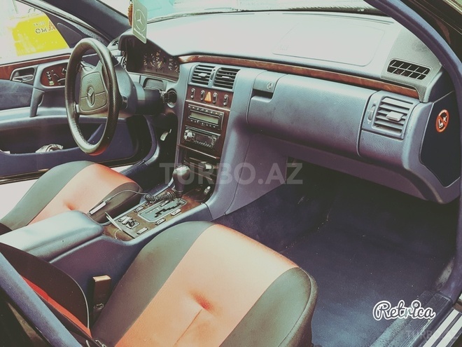 Mercedes E 200 1998, 260,000 km - 2.0 l - Sumqayıt