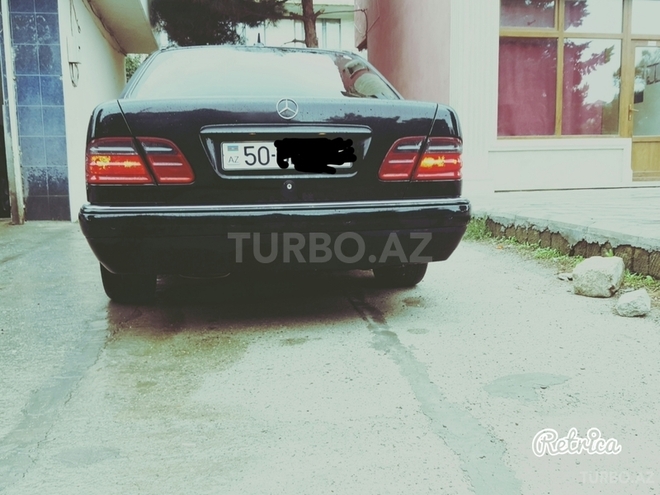 Mercedes E 200 1998, 260,000 km - 2.0 l - Sumqayıt