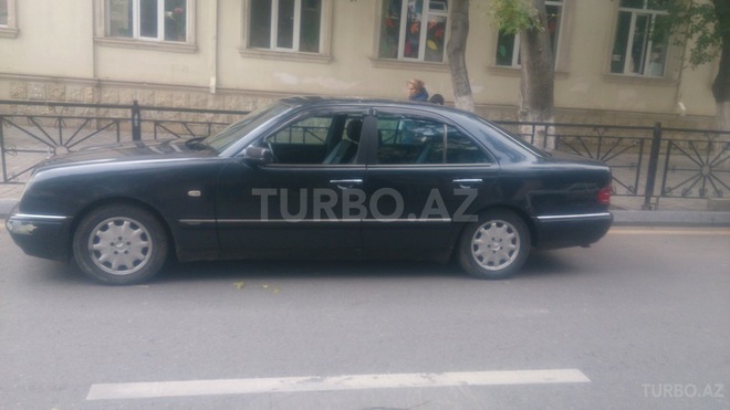 Mercedes E 230 1996, 381,000 km - 2.3 l - Bakı