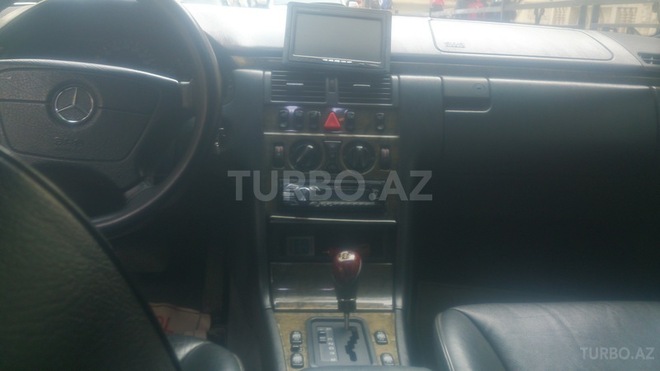 Mercedes E 230 1996, 381,000 km - 2.3 l - Bakı