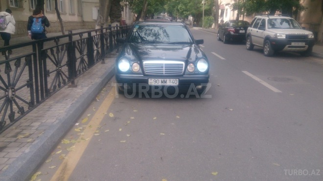 Mercedes E 230 1996, 381,000 km - 2.3 l - Bakı