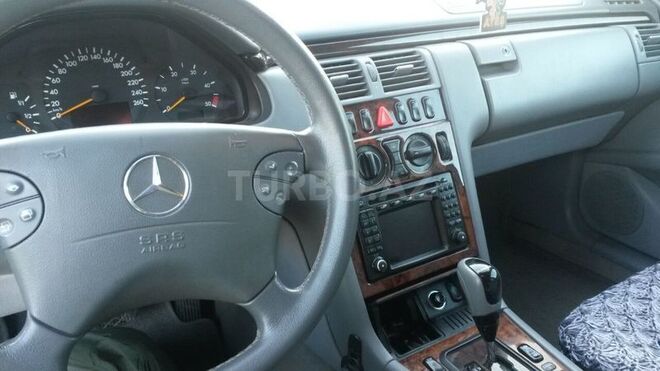 Mercedes E 270 2001, 400,000 km - 2.7 l - Bakı