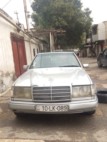 Mercedes E 300 1992, 239,000 km - 3.0 l - Bakı
