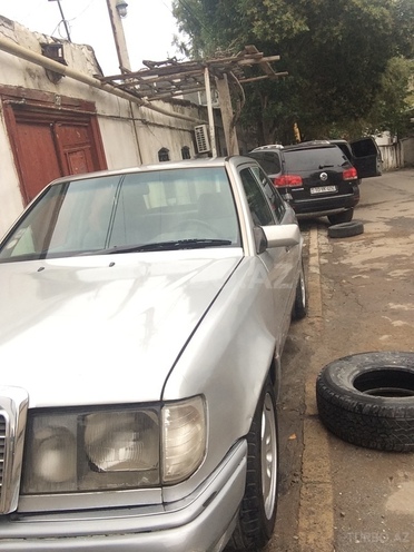 Mercedes E 300 1992, 239,000 km - 3.0 l - Bakı