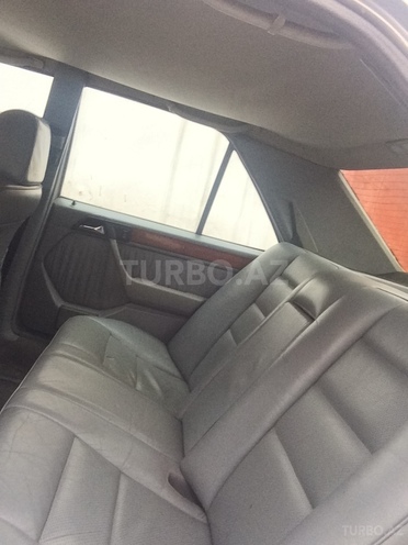 Mercedes E 300 1992, 239,000 km - 3.0 l - Bakı