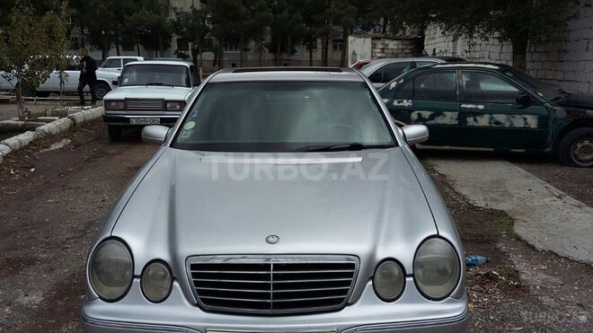 Mercedes E 270 2001, 433,000 km - 2.7 l - Sumqayıt