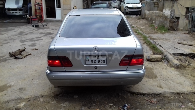Mercedes E 320 1999, 217,000 km - 3.2 l - Bakı