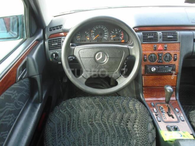 Mercedes E 220 1999, 340,000 km - 2.2 l - Bakı