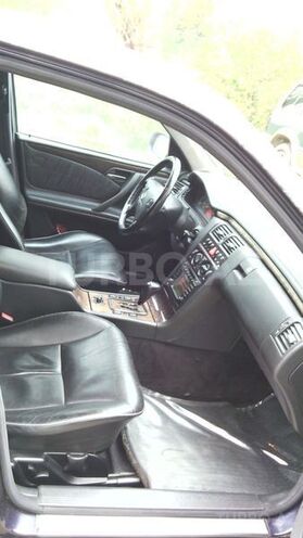 Mercedes E 240 2001, 185,000 km - 2.4 l - Siyəzən