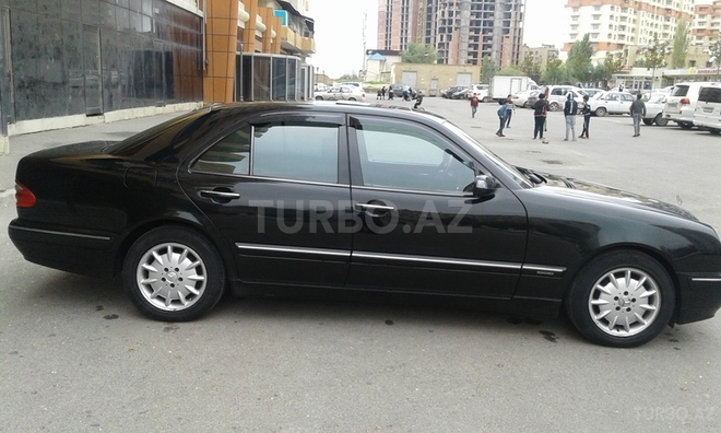 Mercedes E 240 2002, 262,900 km - 2.6 l - Bakı