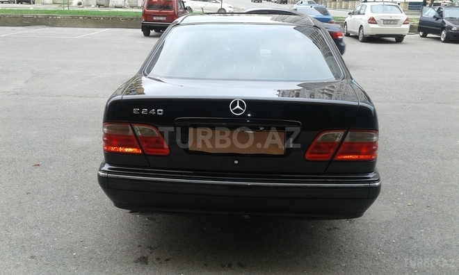 Mercedes E 240 2002, 262,900 km - 2.6 l - Bakı