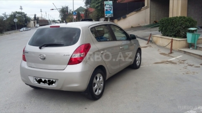 Hyundai i20 2010, 80,000 km - 1.4 л - Bakı