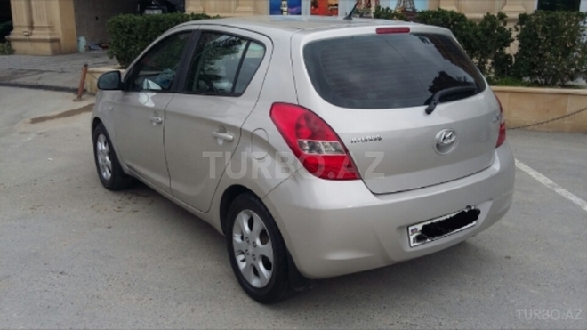 Hyundai i20 2010, 80,000 km - 1.4 л - Bakı