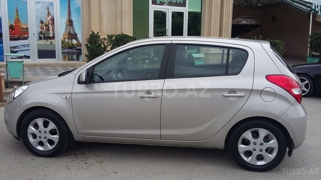 Hyundai i20 2010, 80,000 km - 1.4 л - Bakı