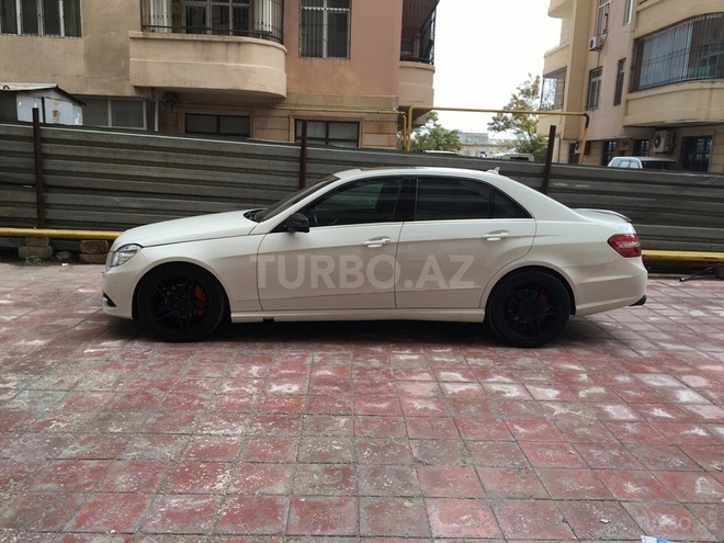 Mercedes E 200 2011, 65,306 km - 1.8 l - Bakı