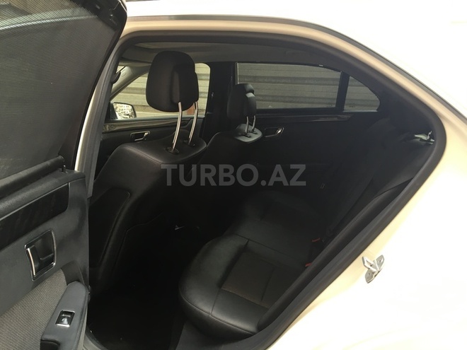 Mercedes E 200 2011, 65,306 km - 1.8 l - Bakı