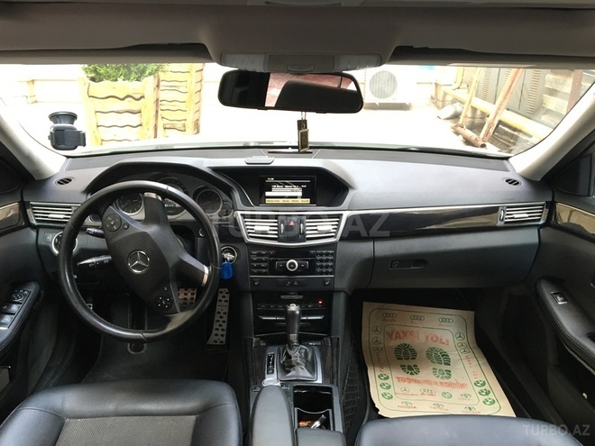 Mercedes E 200 2011, 65,306 km - 1.8 l - Bakı