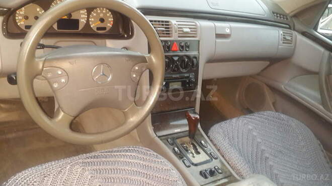 Mercedes E 240 2001, 252,000 km - 2.4 l - Bakı