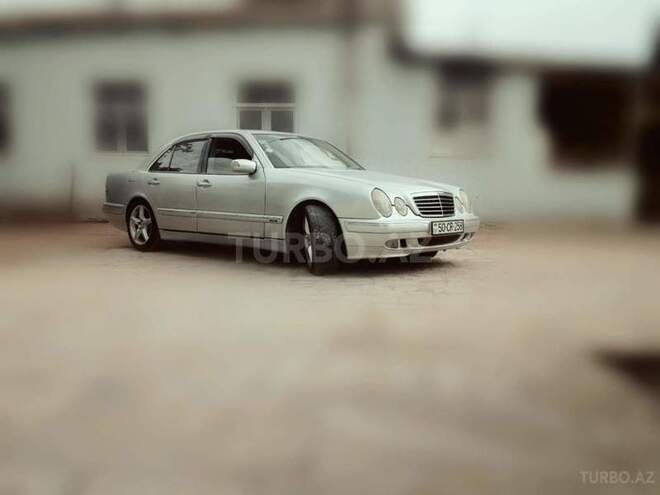 Mercedes E 240 2001, 252,000 km - 2.4 l - Bakı