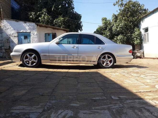 Mercedes E 240 2001, 252,000 km - 2.4 l - Bakı