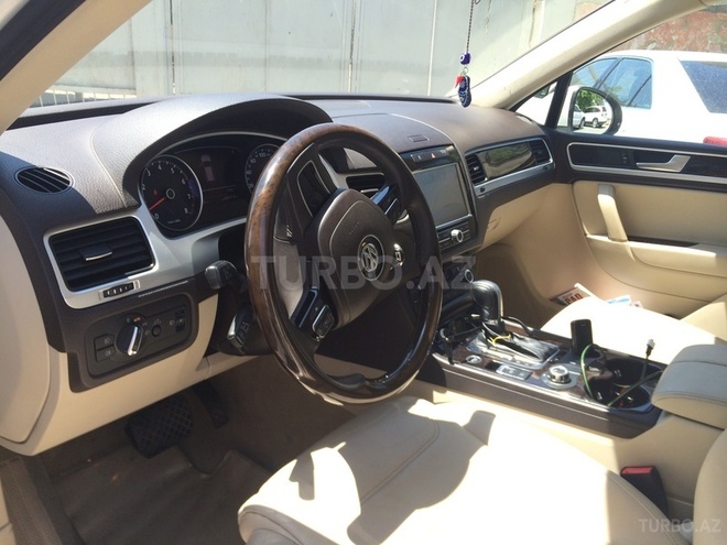 Volkswagen Touareg 2010, 96,300 km - 3.6 l - Bakı