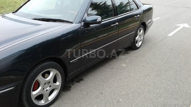 Mercedes E 240 2000, 215,000 km - 2.4 л - Şəmkir