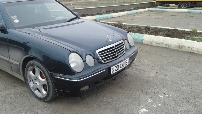 Mercedes E 240 2000, 215,000 km - 2.4 л - Şəmkir