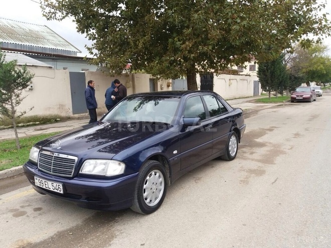 Mercedes C 180 1997, 320,000 km - 1.8 l - Sumqayıt