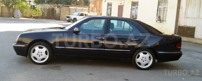 Mercedes E 270 1999, 250,000 km - 2.7 l - Bakı