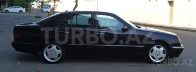 Mercedes E 270 1999, 250,000 km - 2.7 l - Bakı