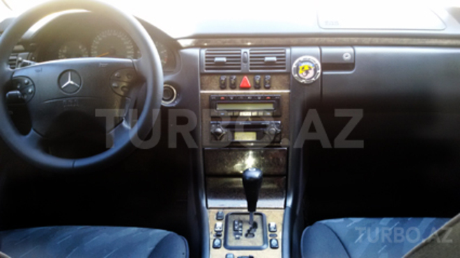 Mercedes E 270 1999, 250,000 km - 2.7 l - Bakı