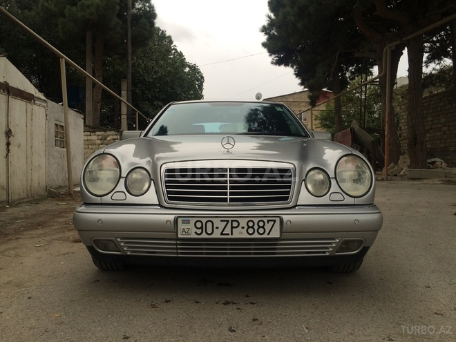Mercedes E 240 1999, 257,000 km - 2.4 l - Bakı