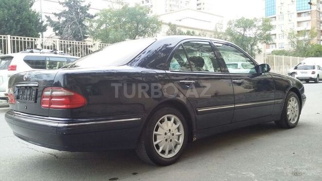 Mercedes E 240 2000, 226,000 km - 2.6 l - Bakı