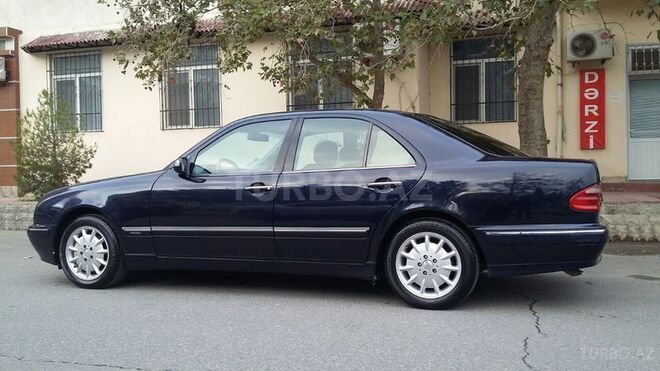 Mercedes E 240 2000, 226,000 km - 2.6 l - Bakı
