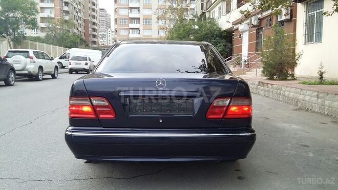 Mercedes E 240 2000, 226,000 km - 2.6 l - Bakı