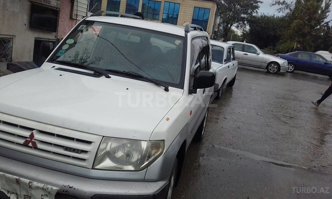 Mitsubishi Pajero io 1998, 196,000 km - 2.0 l - Bakı
