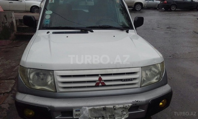 Mitsubishi Pajero io 1998, 196,000 km - 2.0 l - Bakı