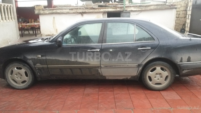Mercedes E 230 1997, 235,000 km - 2.3 l - Sumqayıt
