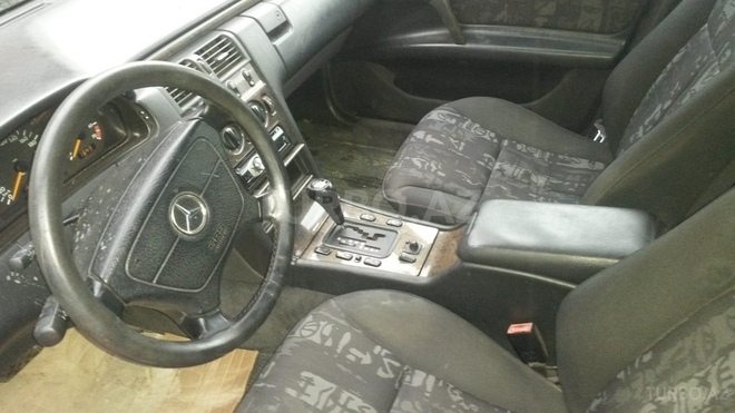 Mercedes E 230 1997, 235,000 km - 2.3 l - Sumqayıt