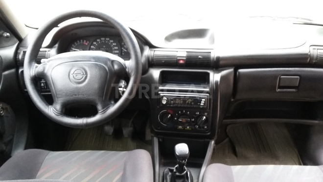 Opel Astra 1997, 242,000 km - 1.6 l - Bakı