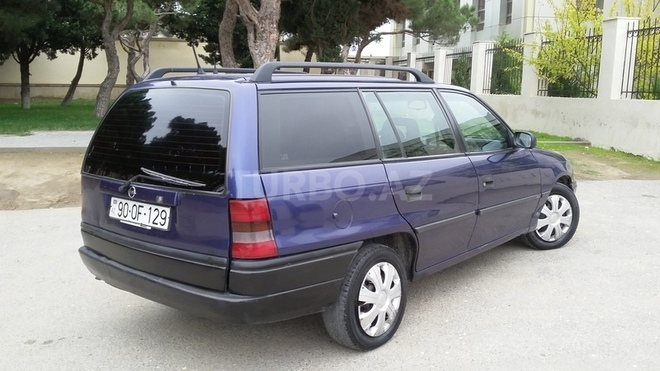 Opel Astra 1997, 242,000 km - 1.6 l - Bakı