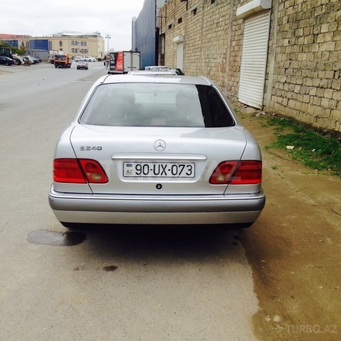 Mercedes E 240 1997, 236,000 km - 2.4 l - Bakı