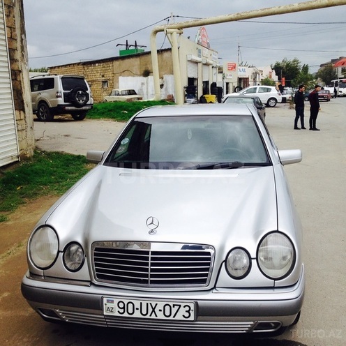 Mercedes E 240 1997, 236,000 km - 2.4 l - Bakı