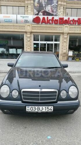 Mercedes E 240 1997, 20,010 km - 2.4 l - Bakı