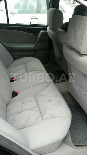 Mercedes E 240 1997, 20,010 km - 2.4 l - Bakı
