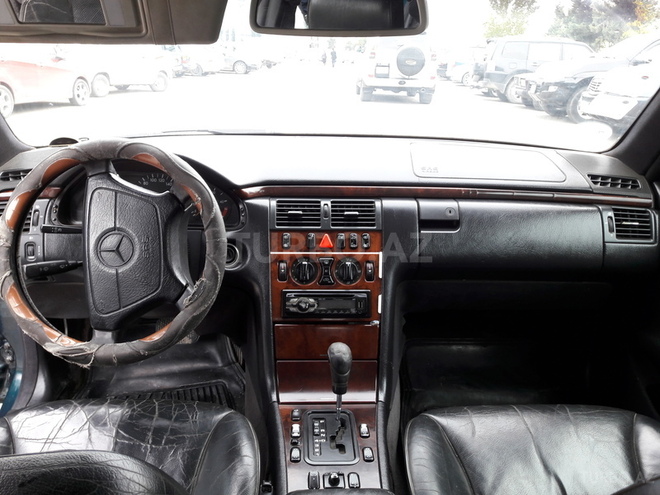Mercedes E 290 1997, 238 km - 2.9 л - Sumqayıt