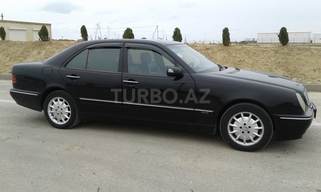 Mercedes E 240 2002, 250,000 km - 2.6 l - Bakı